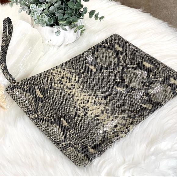 BANANA REPUBLIC leather clutch RARE Super Large Reptile Snakeskin Wristlet - Picture 6 of 9